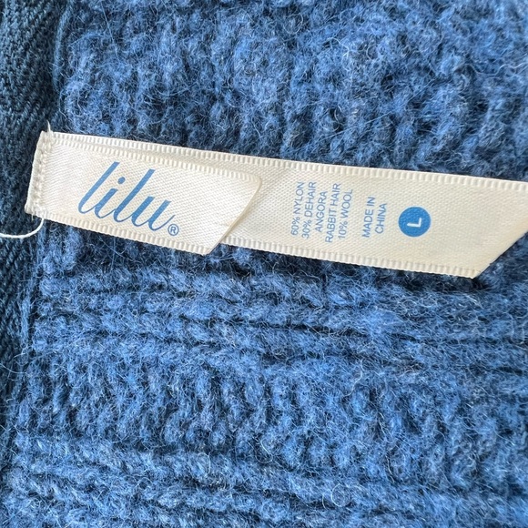 Lilu size large hooded pullover sweater. Nylon, Angora rabbit hair, and wool. - Picture 5 of 7